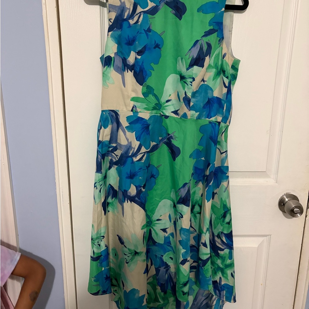 Dress - Picture 3 of 3